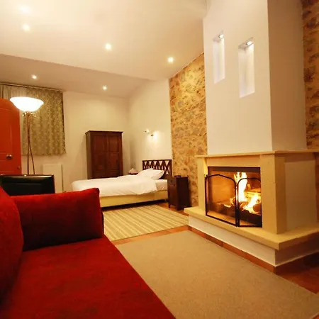 فندق Parnassos أراخوفا