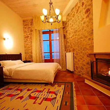 Parnassos Hotel 2*