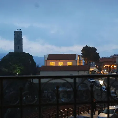 Parnassos أراخوفا